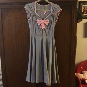 PinupGirl Clothing: Heidi dress in light grey, trimming and bow in pink!